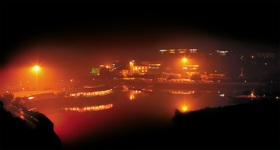 黑眼睛廣告為雁鳴湖旅游度假村宣傳推廣拍攝的風(fēng)光圖片之霧中雁鳴湖